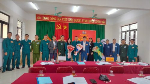 Ra măt đại hội quân sự.jpg